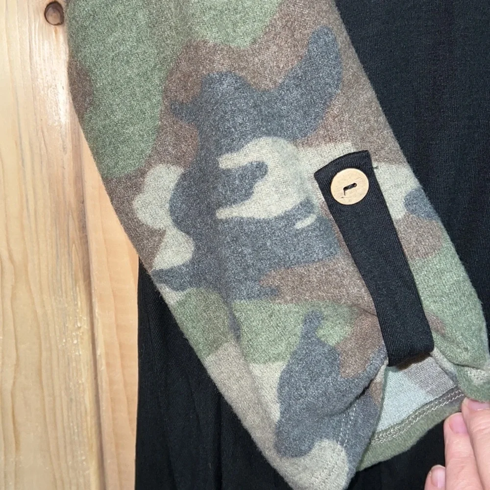 Honeyme Black & Camo Blouse S - Picture 6 of 7